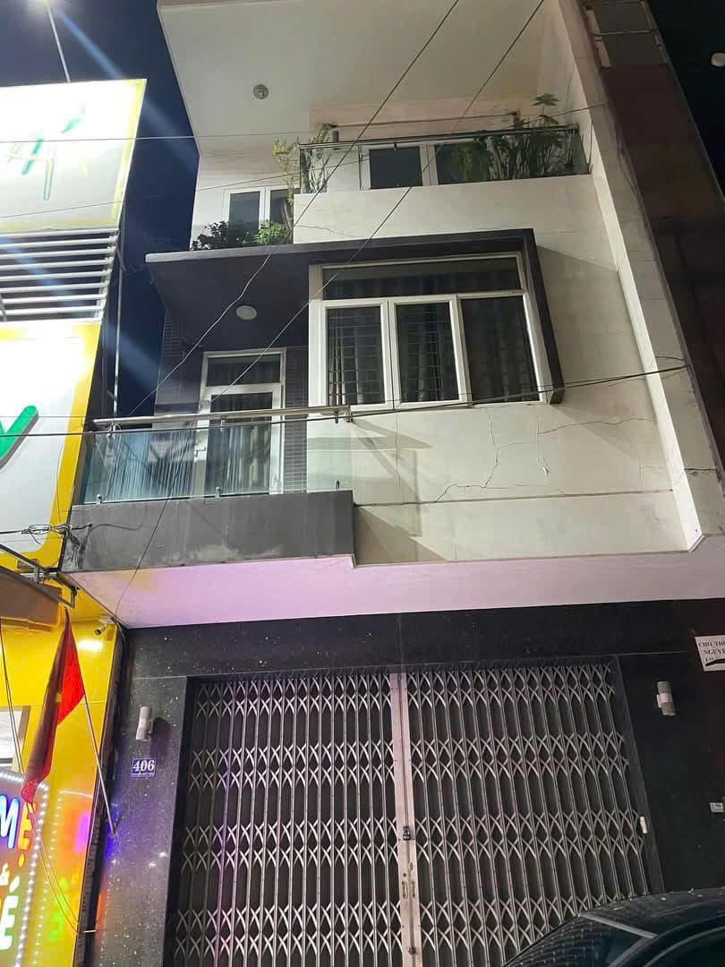 Nhà nguyên căn 3 tầng đường Nguyễn Hữu Thọ, diện tích 125m2, có nội thất - Ảnh 1