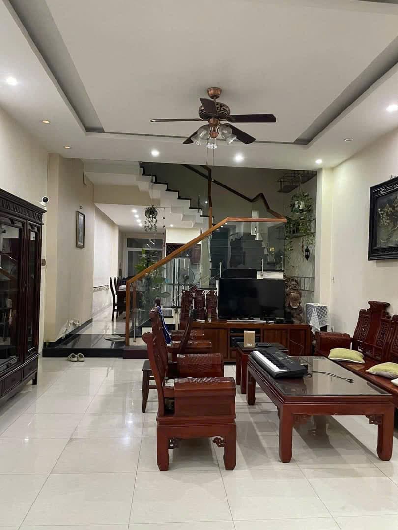 Nhà nguyên căn 3 tầng đường Nguyễn Hữu Thọ, diện tích 125m2, có nội thất - Ảnh 2