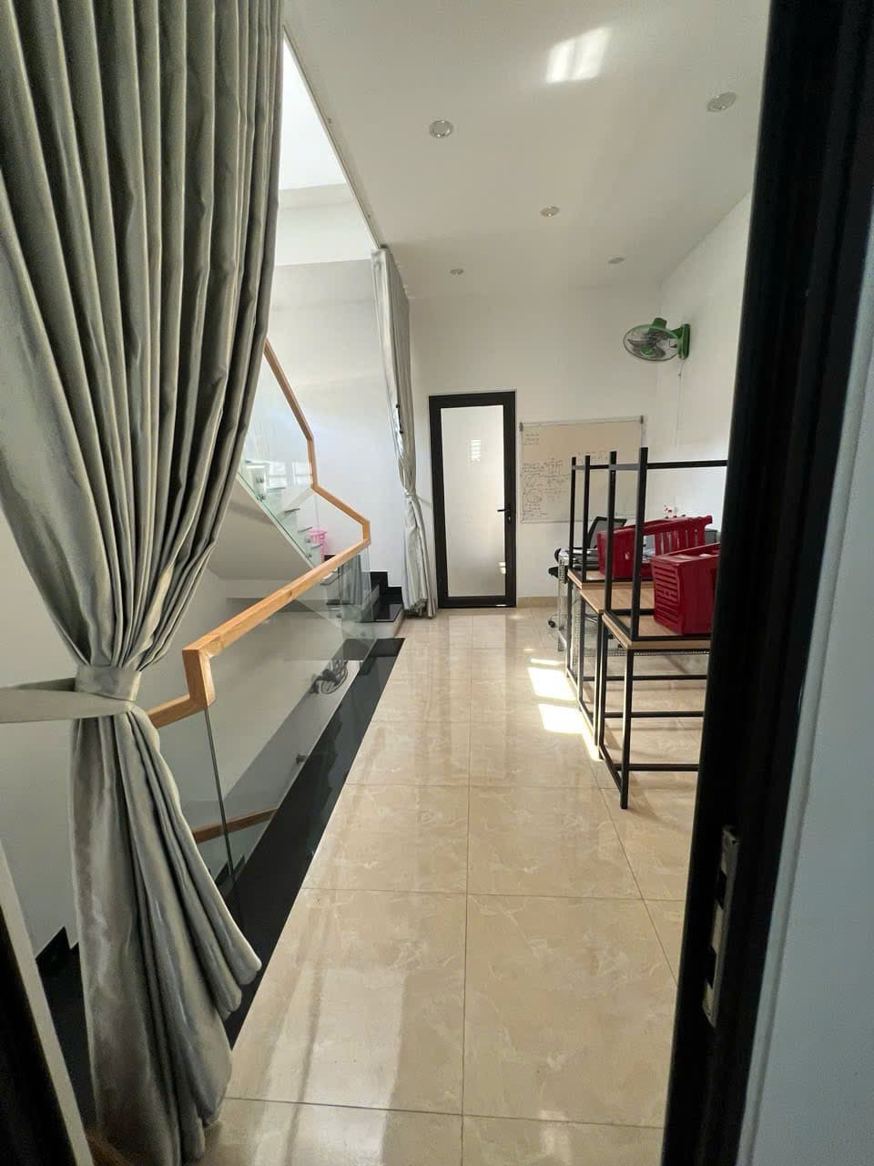 Nhà ở 2 tầng tại Hải Phòng, có sân để xe rộng 20m², phù hợp gia đình - Ảnh 3