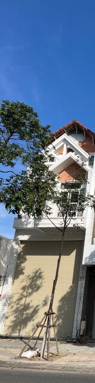 Nhà nguyên căn 4 tầng đường Trần Phú, diện tích 99m2, phù hợp để ở - Ảnh 1