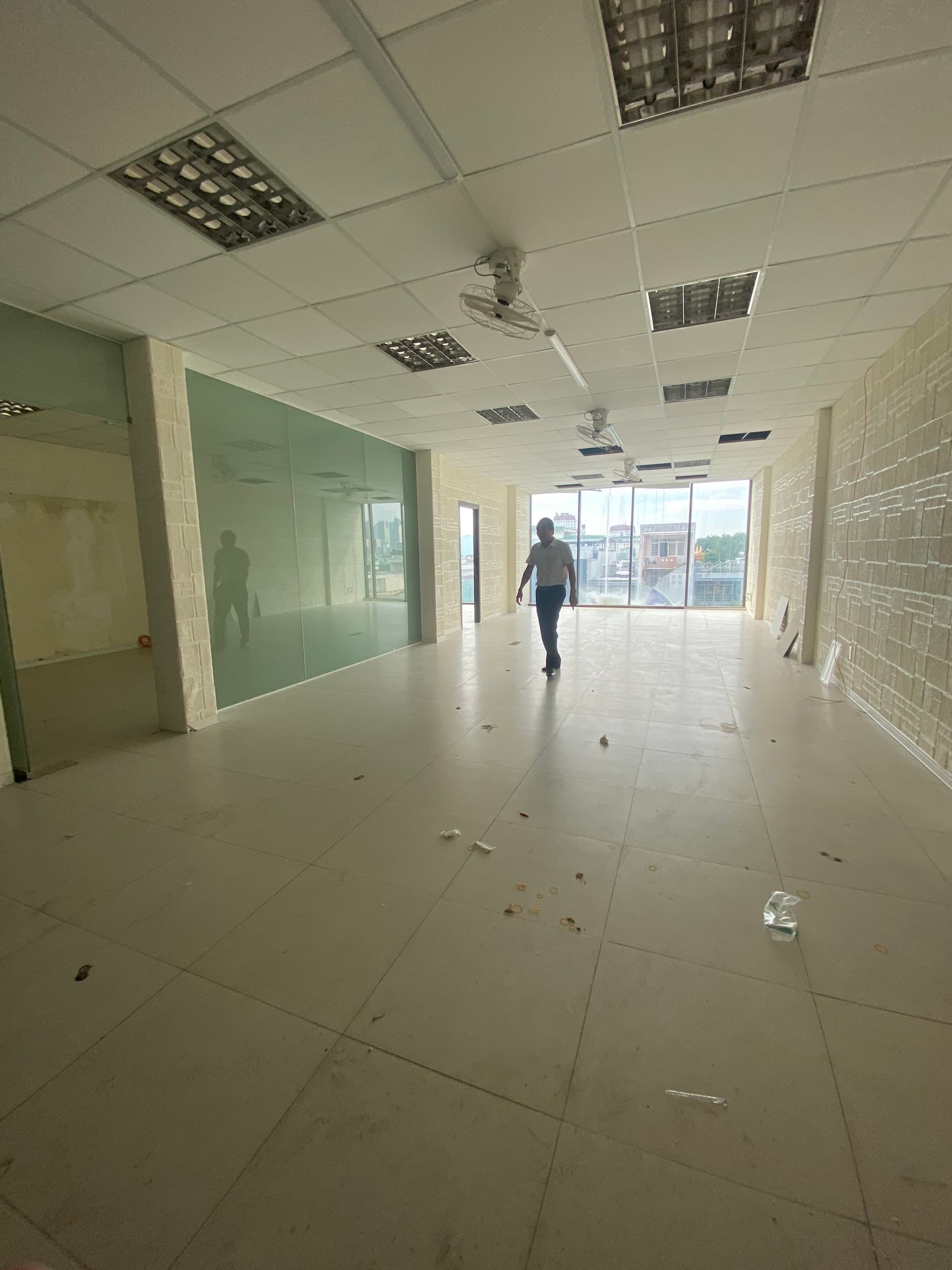 Mặt bằng kinh doanh 9x23m 5 tầng gần Nguyễn Văn Linh, phù hợp thuê dài hạn - Ảnh 4