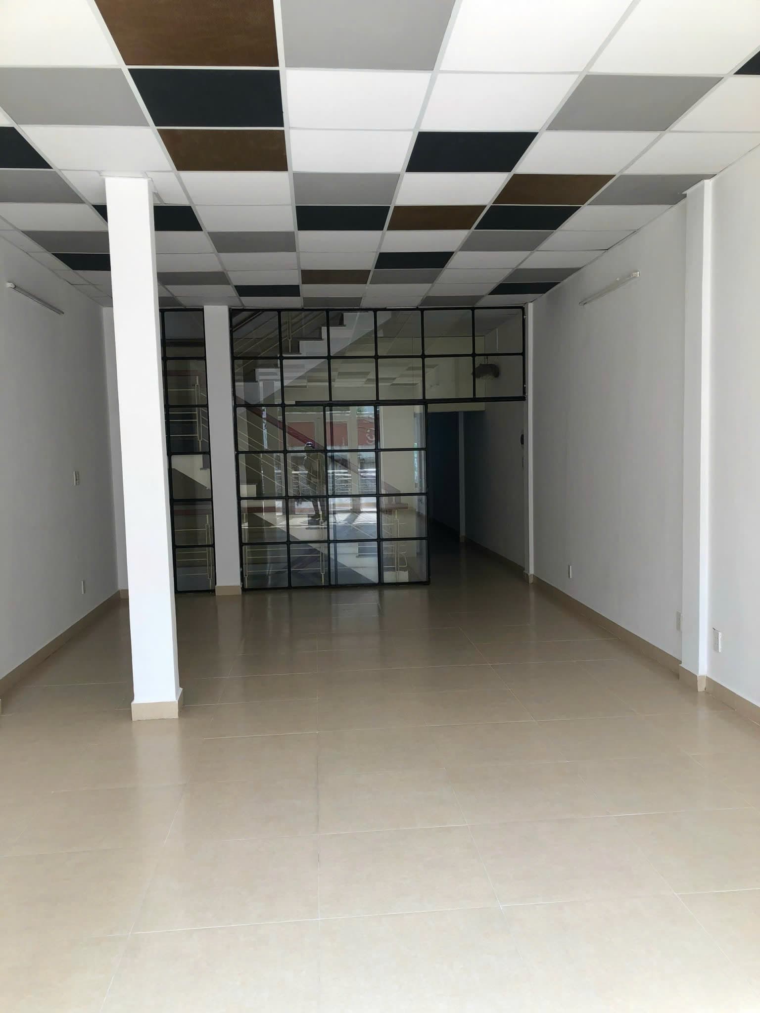 Nhà nguyên căn 3 tầng đường Nguyễn Chí Thanh, diện tích 89m2, phù hợp kinh doanh - Ảnh 4