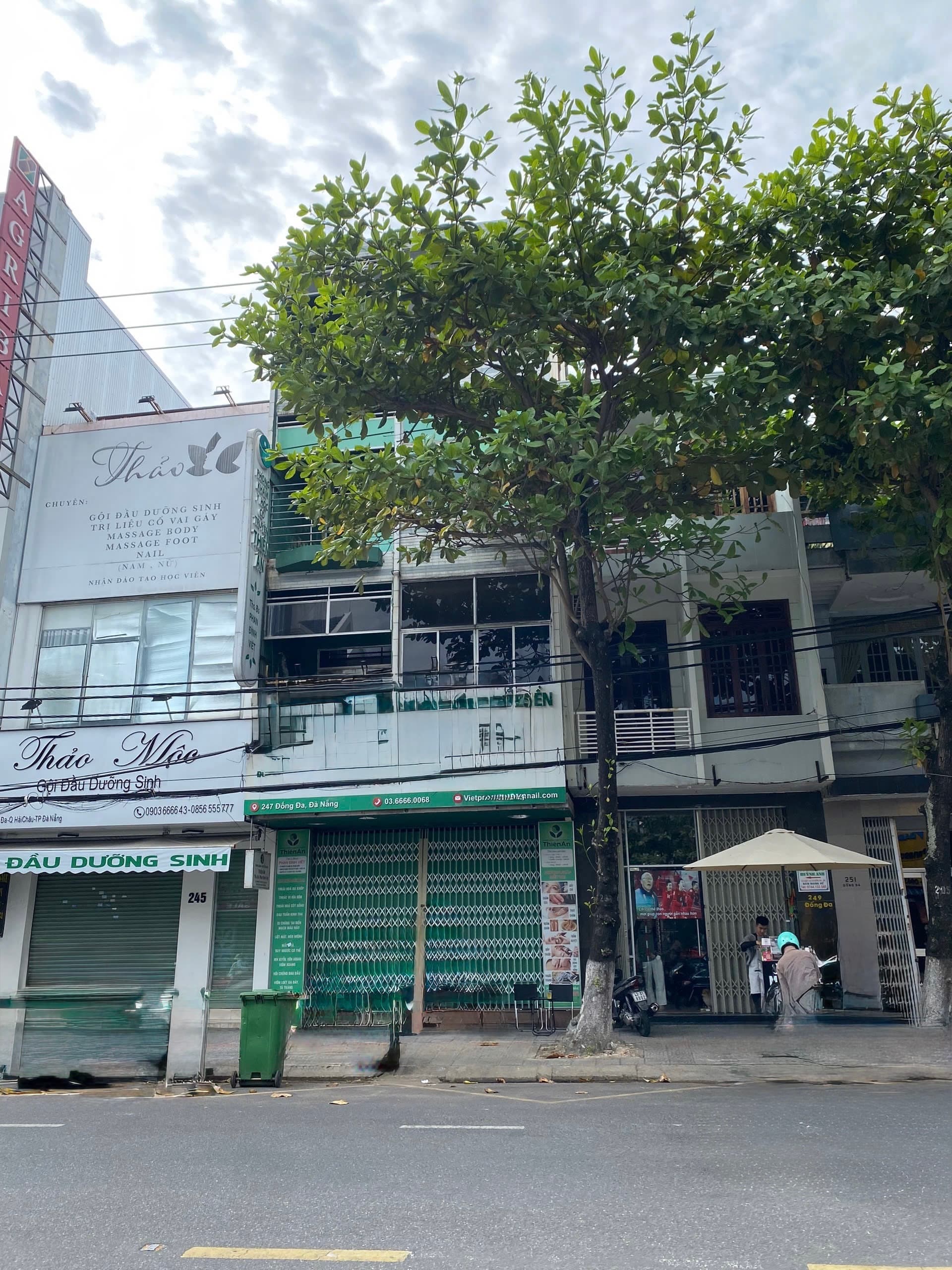 Nhà 4 tầng mặt tiền rộng hơn 5m tại Đống Đa, phù hợp làm văn phòng hoặc kinh doanh - Ảnh 1