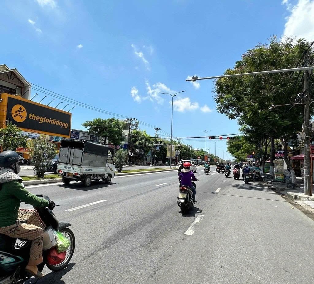 Mặt bằng kinh doanh nguyên căn cấp 4 tại Tôn Đức Thắng, diện tích 200m² ngang 11m - Ảnh 4