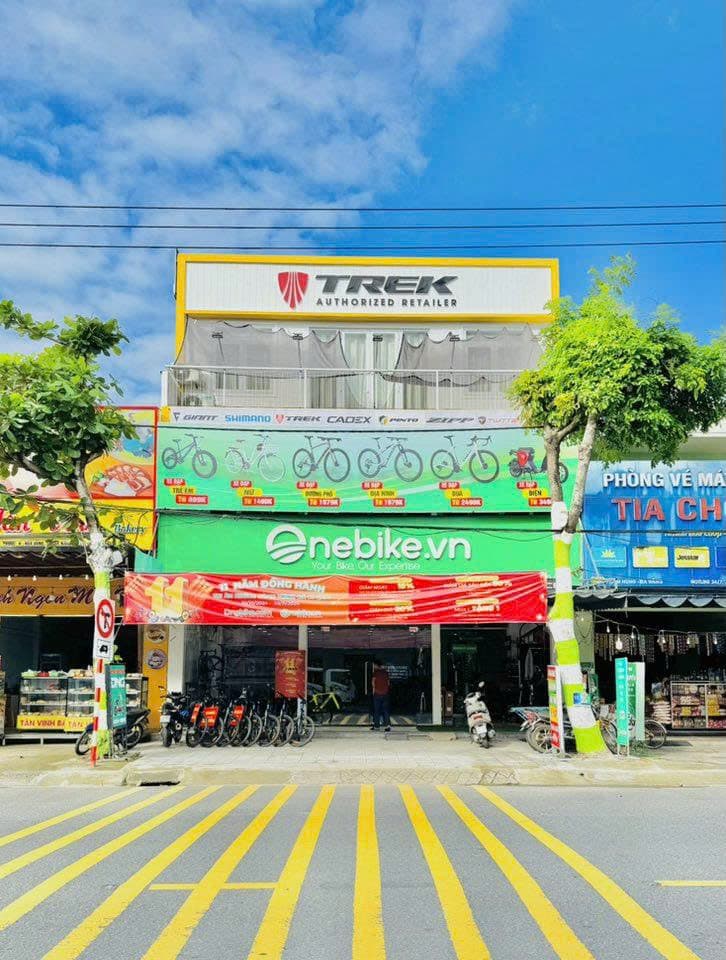 Nhà nguyên căn 3 tầng đường Phạm Hùng, diện tích 220m2 đất, phù hợp kinh doanh - Ảnh 1