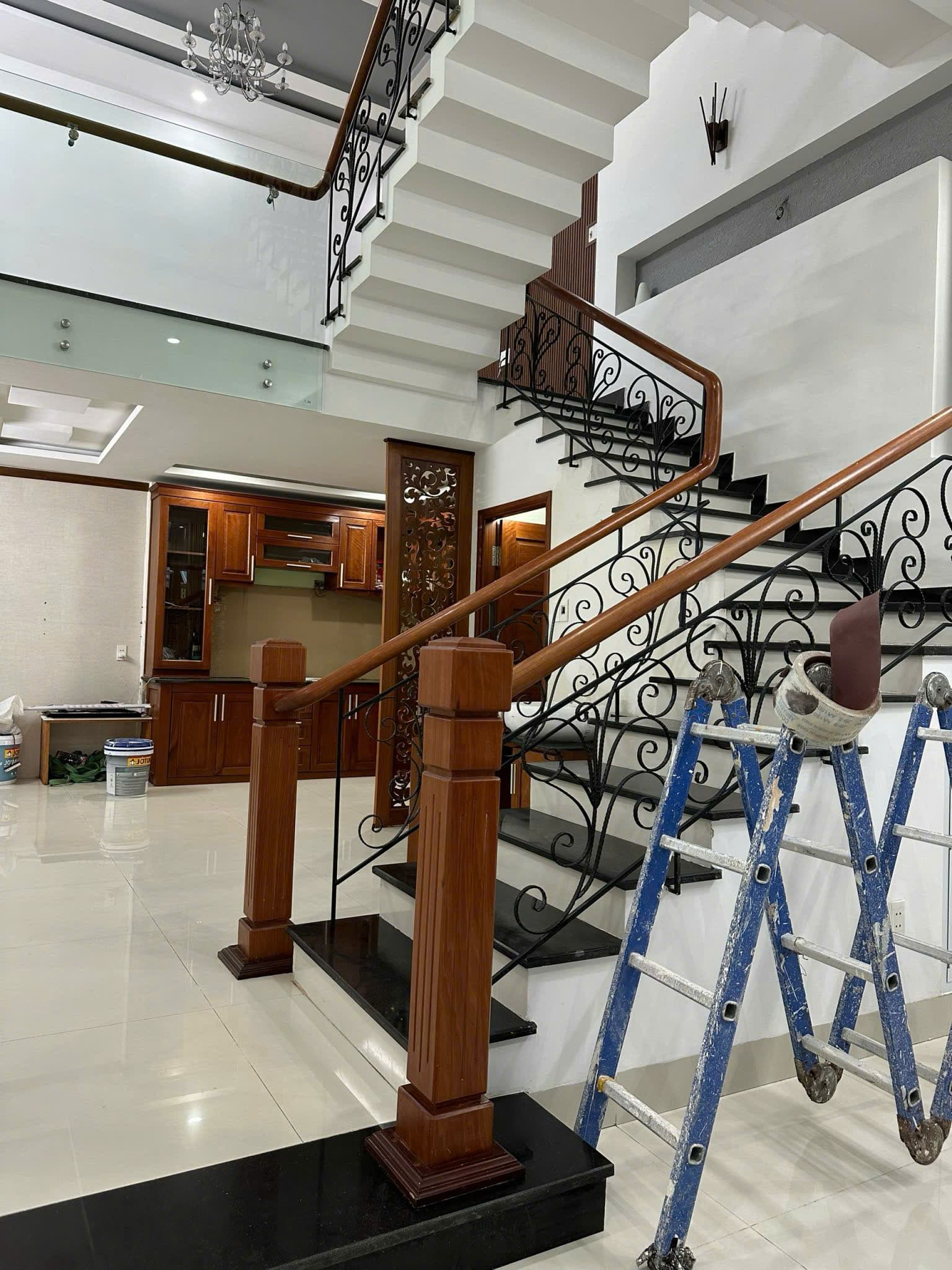 Nhà nguyên căn 4 tầng mặt tiền đường Bàu Hạc 8, diện tích sử dụng 210m2 - Ảnh 2