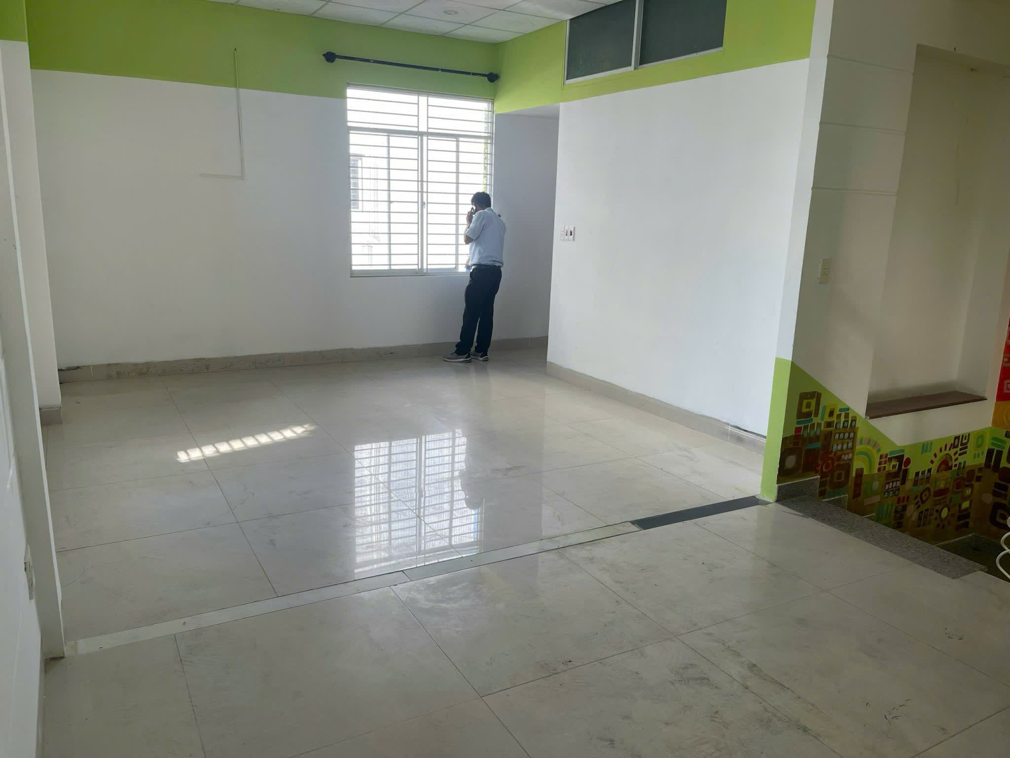 Nhà nguyên căn 3 tầng đường Nguyễn Hoàng, diện tích 114m², phù hợp kinh doanh - Ảnh 6