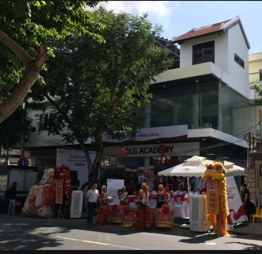 Nguyên căn 3 tầng đường Nguyễn Thị Minh Khai ngang 21m - Ảnh 1