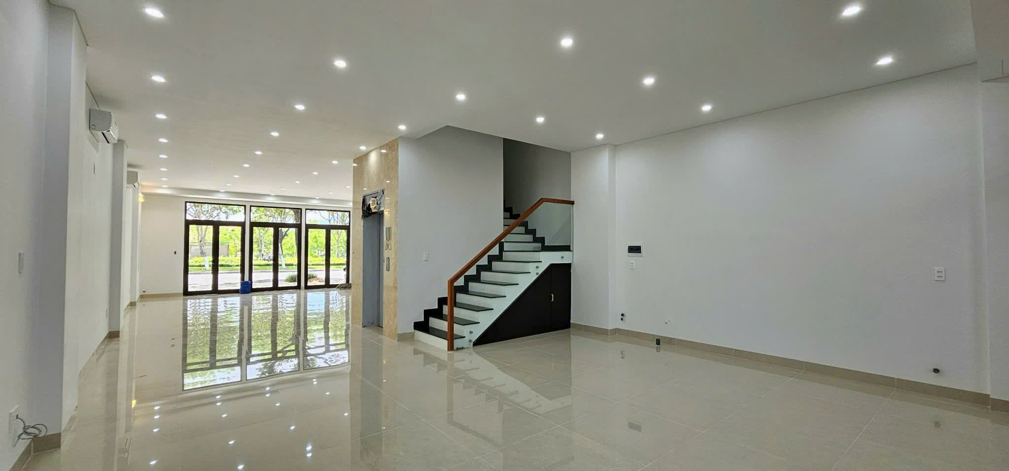 Căn Shophouse 4 tầng tại Nguyễn Sinh Sắc, Liên Chiểu, diện tích 140m2, phù hợp kinh doanh lâu dài - Ảnh 2