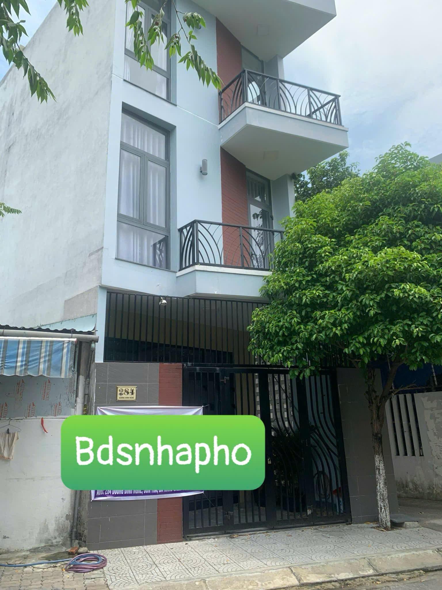 Nhà nguyên căn 3 tầng đường Dương Đình Nghệ, diện tích 70m2, phù hợp để ở - Ảnh 1