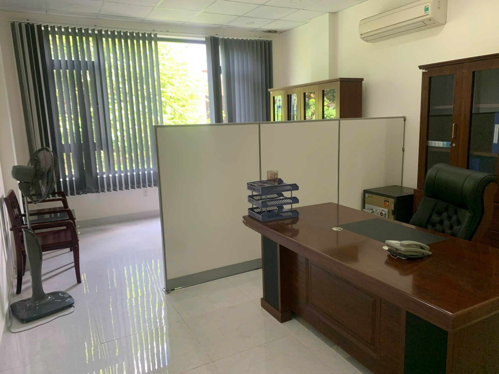 Nhà nguyên căn 3 tầng đường Lê Quý Đôn, phù hợp làm văn phòng - Ảnh 1