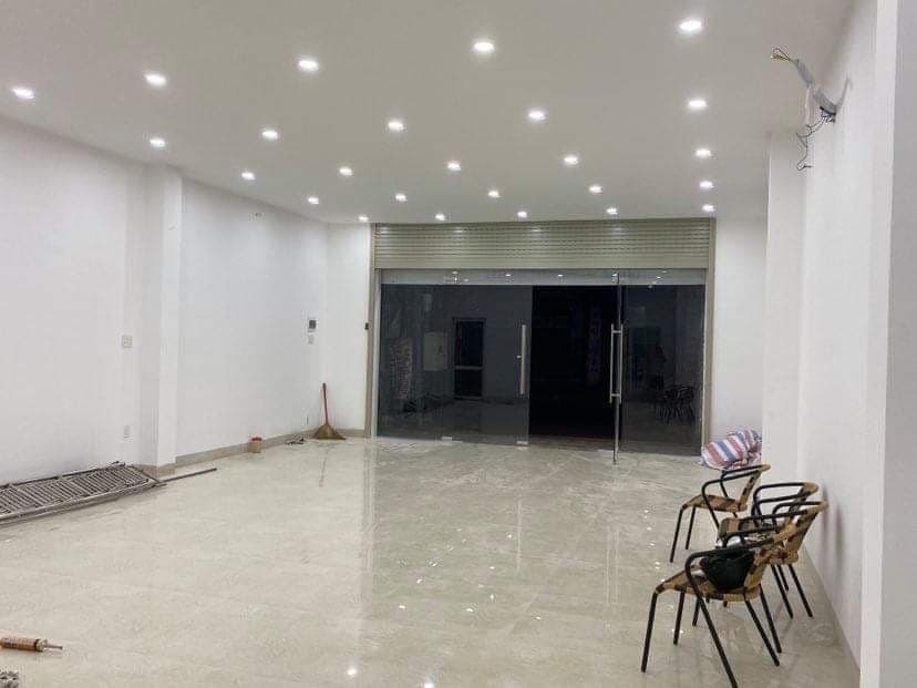 Nhà nguyên căn 3 tầng tại Núi Thành, diện tích 110m2, phù hợp để ở và kinh doanh - Ảnh 3