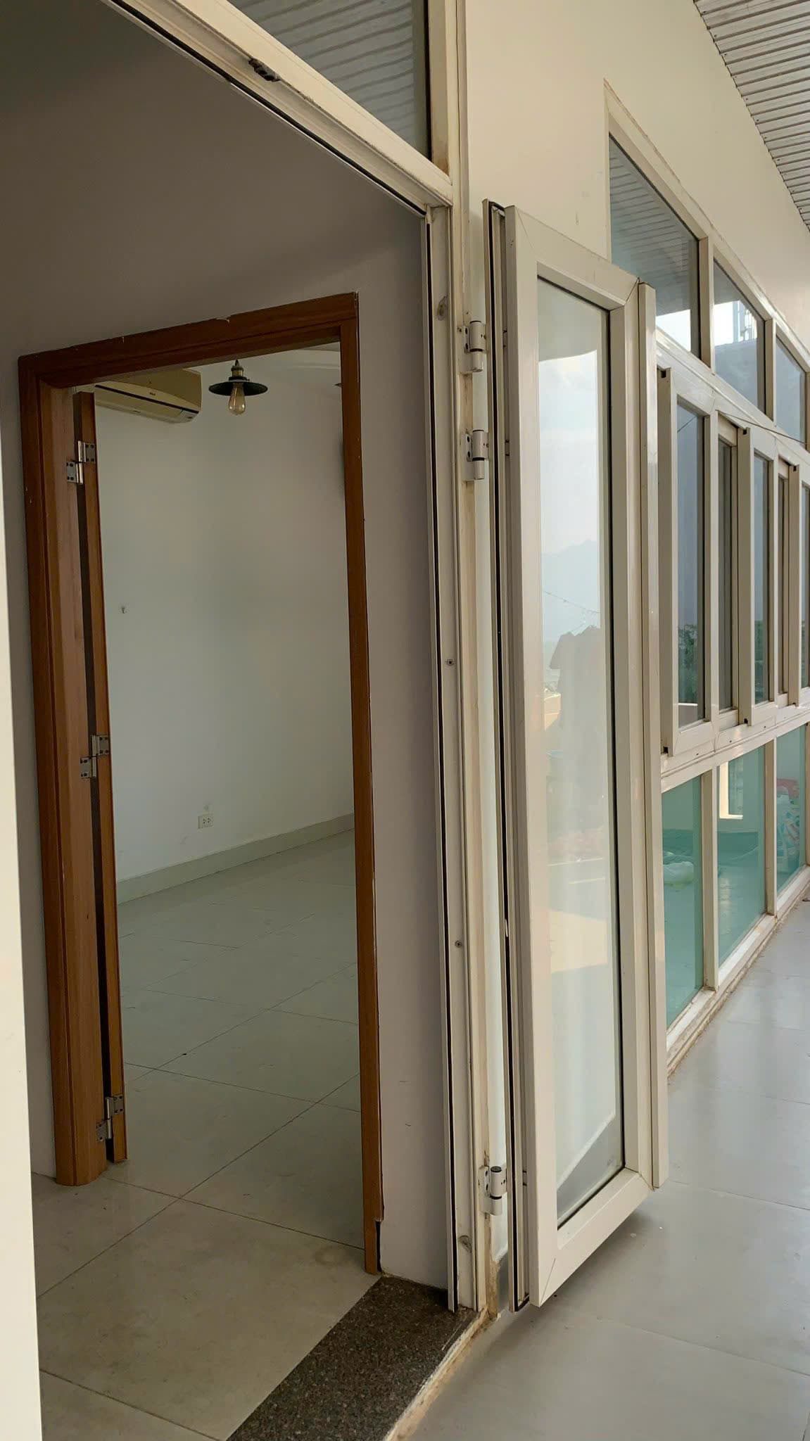 Biệt thự sân vườn 250m2 tại Nguyễn Tất Thành, 4 phòng ngủ, 2 tầng - Ảnh 2