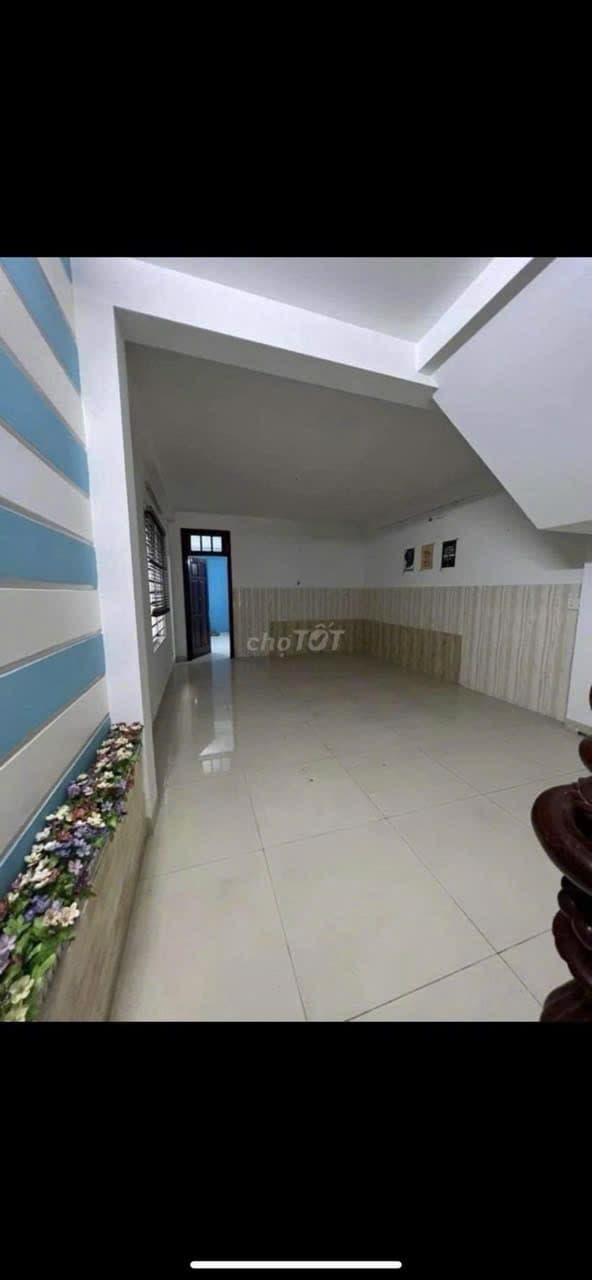 Nhà nguyên căn 3 tầng tại Núi Thành, diện tích 125m², phù hợp kinh doanh sạch sẽ - Ảnh 3