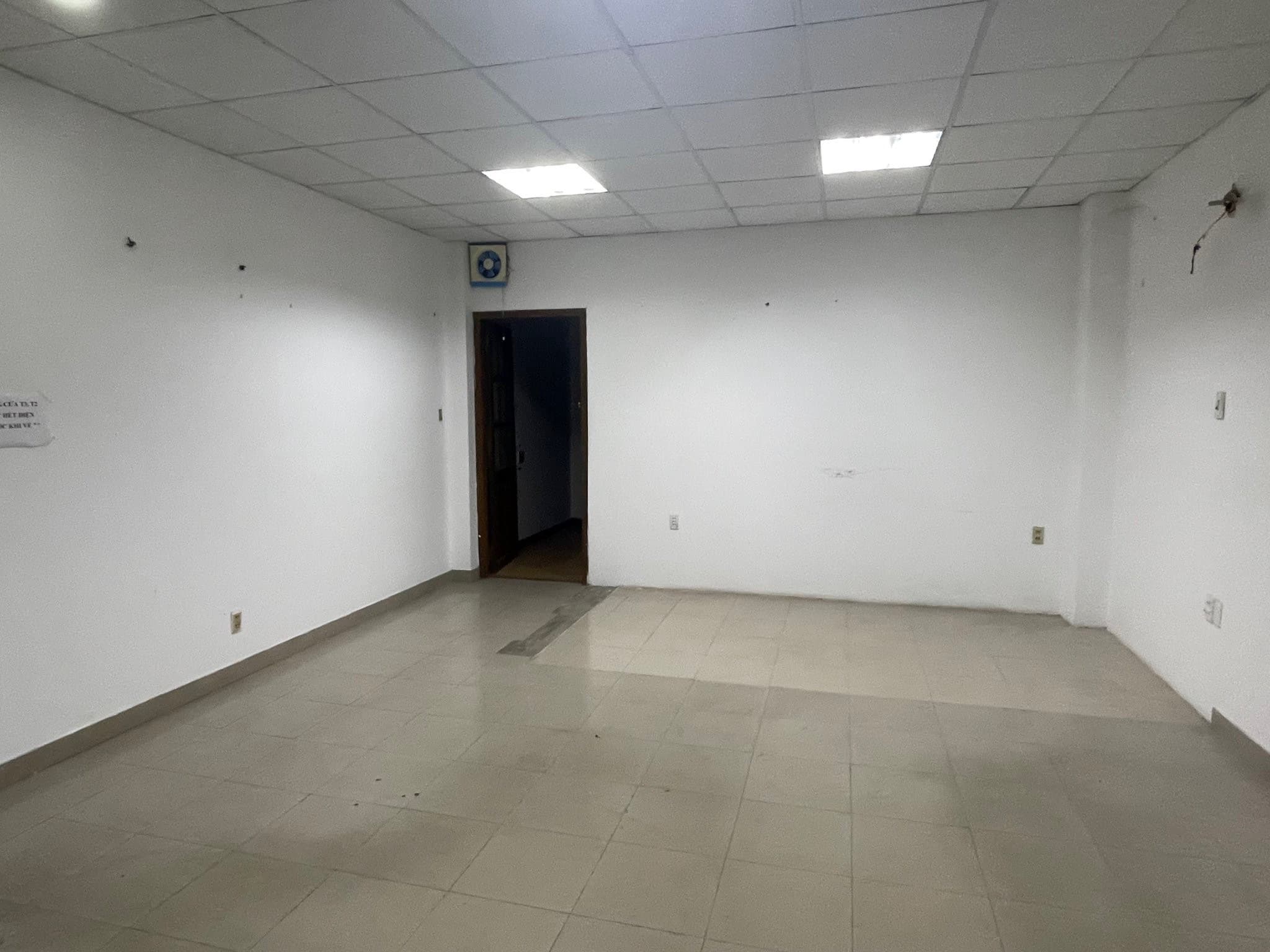 Nhà nguyên căn 3 tầng đường Hàm Nghi - Ảnh 2