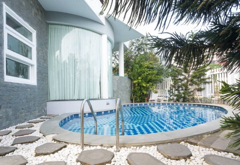 Nhà 1 trệt 1 lầu 300m2 hai mặt tiền tại Hai Bà Trưng, phù hợp ở và kinh doanh - Ảnh 1