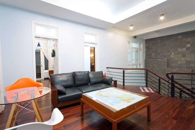 Nhà 1 trệt 1 lầu 300m2 hai mặt tiền tại Hai Bà Trưng, phù hợp ở và kinh doanh - Ảnh 2