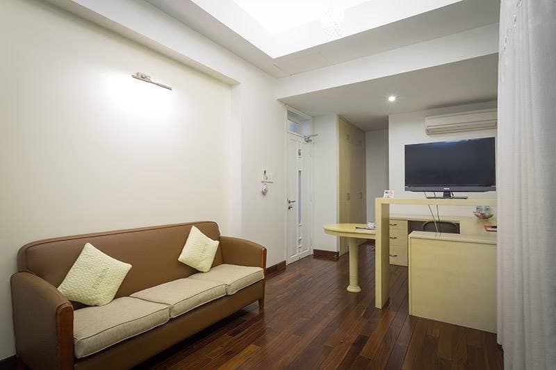 Nhà 1 trệt 1 lầu 300m2 hai mặt tiền tại Hai Bà Trưng, phù hợp ở và kinh doanh - Ảnh 4