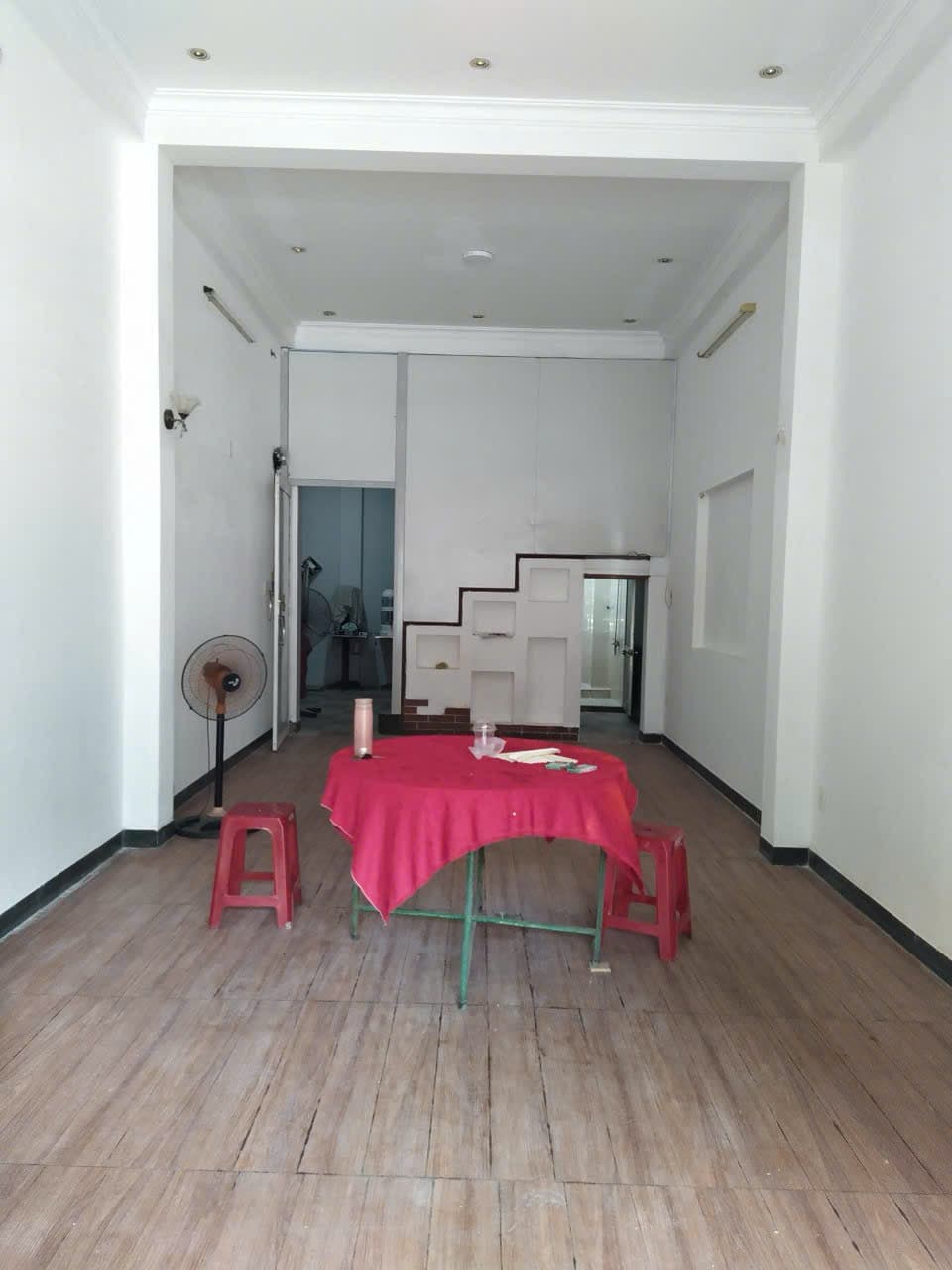 Nhà nguyên căn 4 tầng đường Hà Huy Tập, phù hợp kinh doanh đa ngành - Ảnh 2