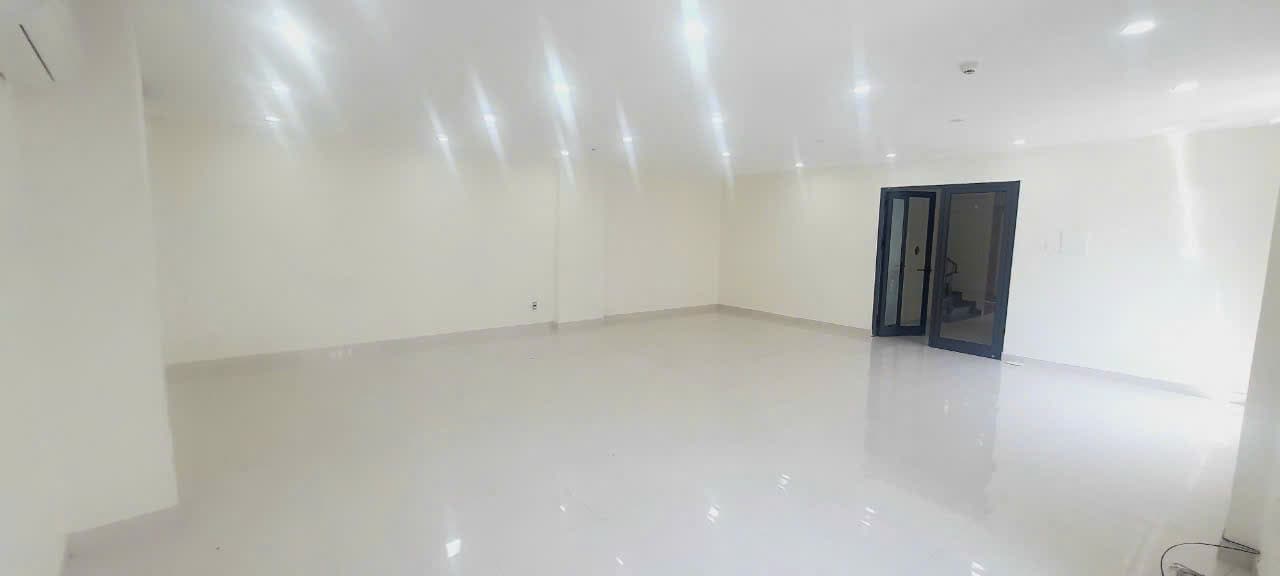 Mặt bằng cho thuê tầng 2 tại Tiểu La, Hải Châu, diện tích 174m2, phù hợp văn phòng và gym - Ảnh 5