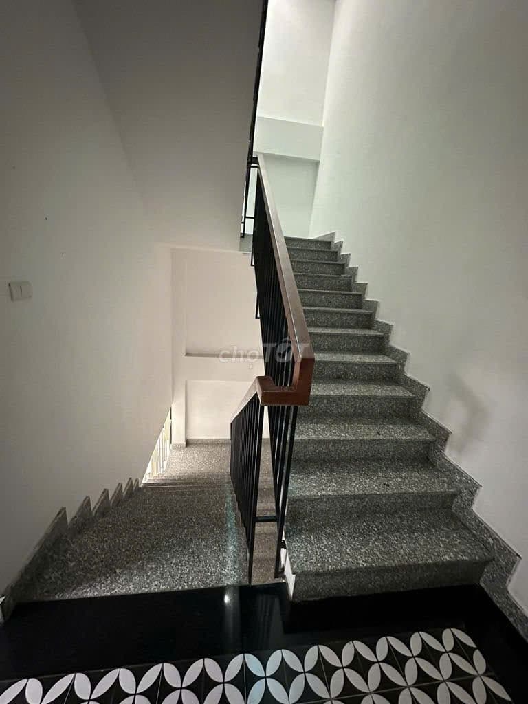 Văn phòng kết hợp nhà ở 720m² tại Gò Nảy 4, có thang máy và sân vườn tầng thượng - Ảnh 4