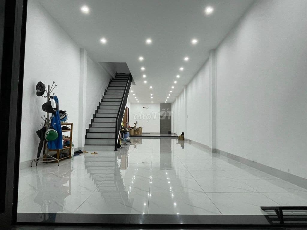 Mặt bằng trống suốt 100m² tại Hồ Xuân Hương, không cho kinh doanh ăn uống - Ảnh 2