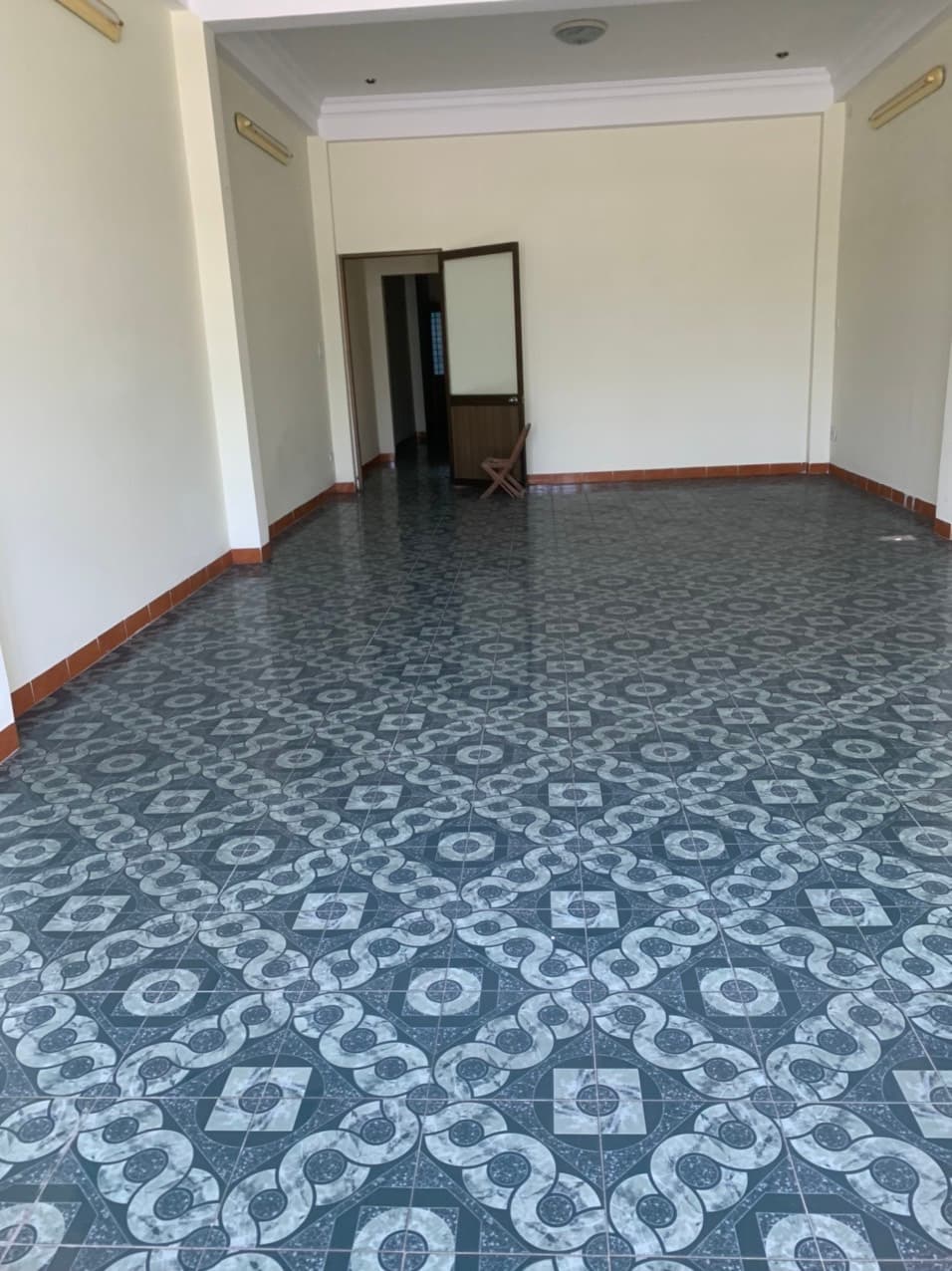 Nhà cho thuê 3 tầng đường 2 Tháng 9, Hải Châu, diện tích 125m², phù hợp kinh doanh văn phòng - Ảnh 1