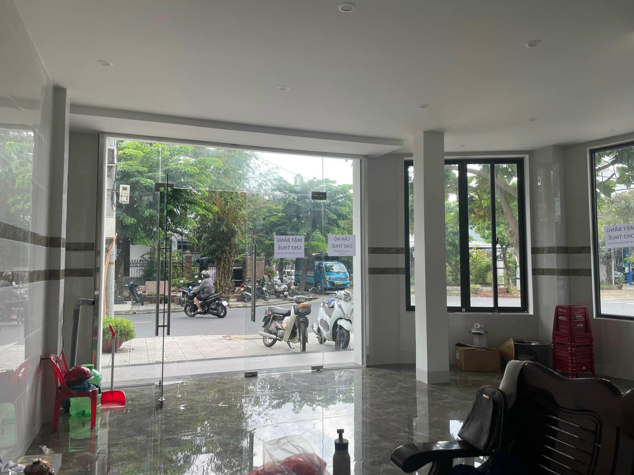 Mặt bằng kinh doanh 100m2 tại Mẹ Thứ, có 1 phòng ngủ và toilet riêng - Ảnh 4