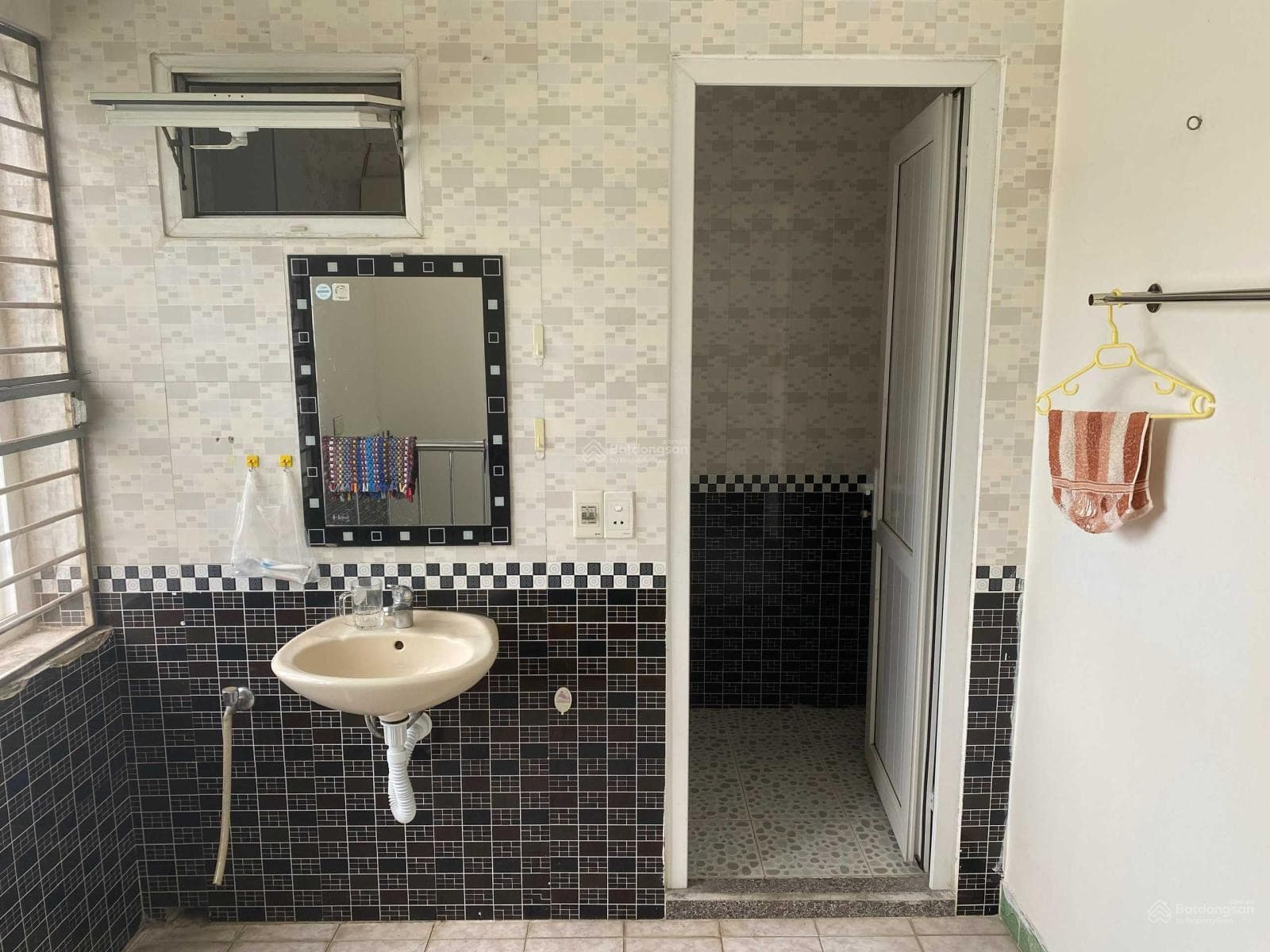 Nhà nguyên căn 3 tầng đường Ngô Quyền, Sơn Trà, diện tích 4.3m x 21m, phù hợp kinh doanh - Ảnh 4