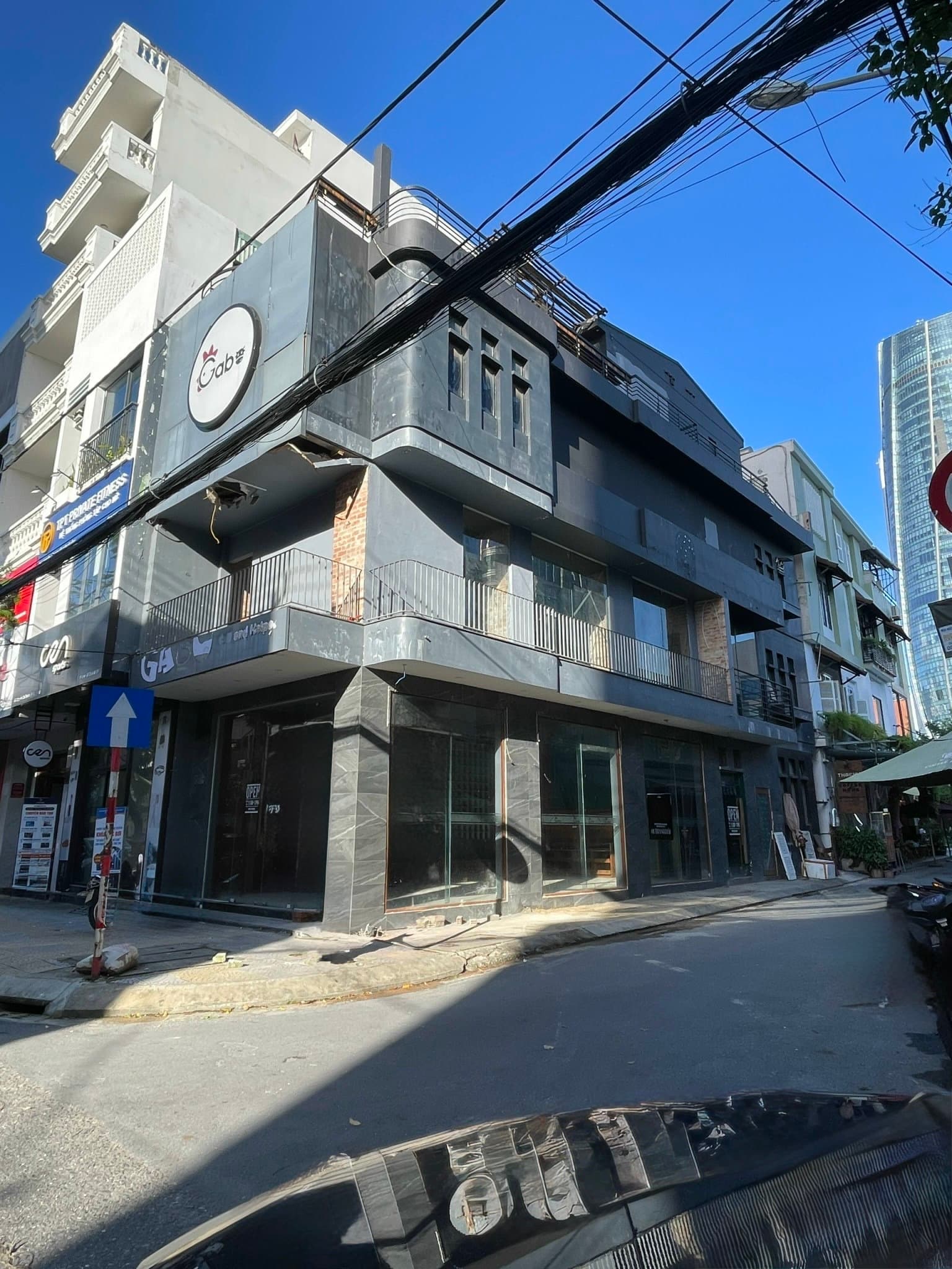 Nhà nguyên căn 3 tầng đường Nguyễn Chí Thanh, diện tích 94m2 trống suốt - Ảnh 1