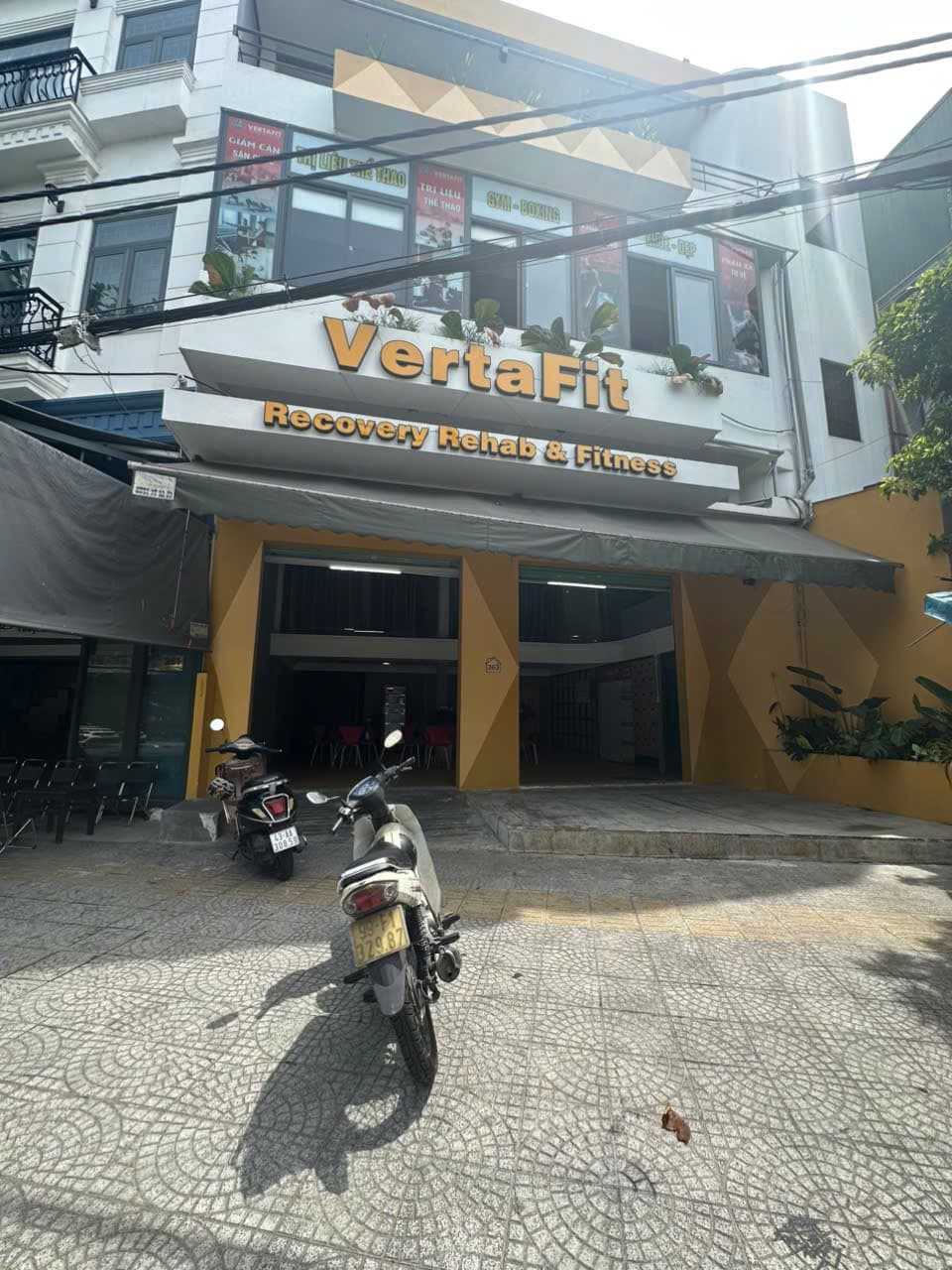 Mặt bằng kinh doanh 2,5 tầng diện tích 220m² phù hợp mở cửa hàng - Ảnh 2