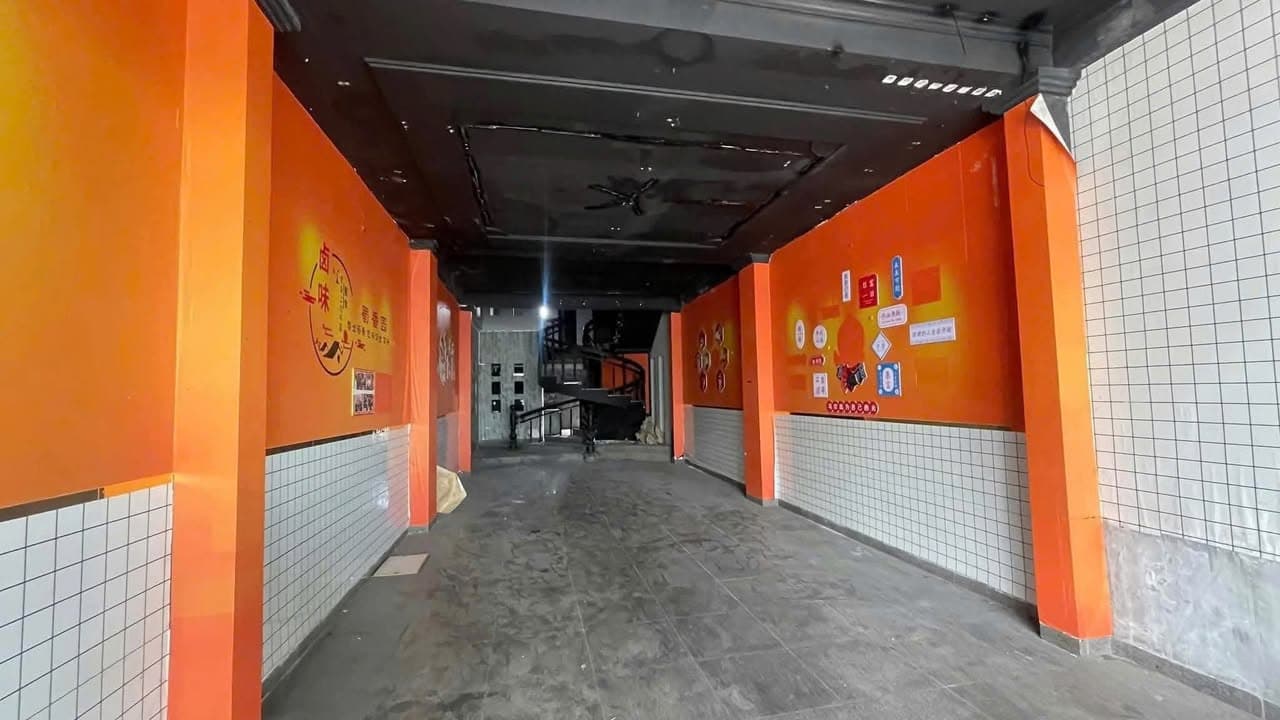 Nhà nguyên căn Trần Hưng Đạo 4 tầng diện tích 125m², có bếp và vệ sinh, phù hợp kinh doanh - Ảnh 1