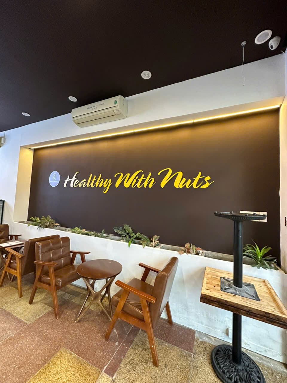 Mặt bằng kinh doanh 180m2 tại Lê Đình Dương, phù hợp văn phòng và kinh doanh - Ảnh 2