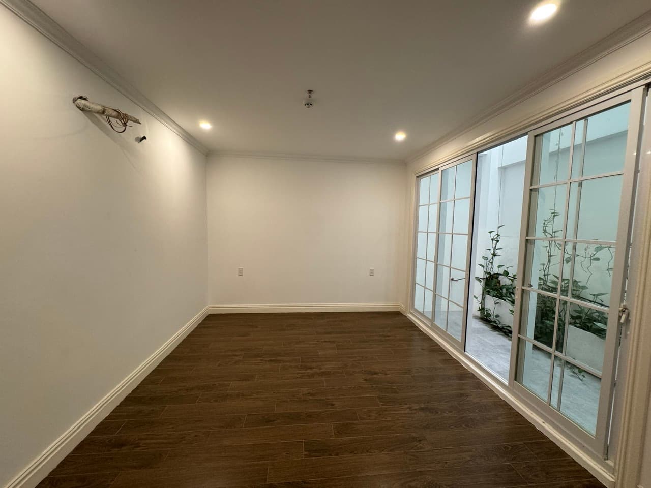 Văn phòng tầng 4 đường Núi Thành - Ảnh 2