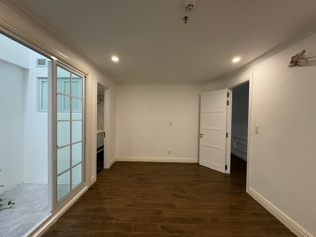 Văn phòng tầng 4 đường Núi Thành - Ảnh 4