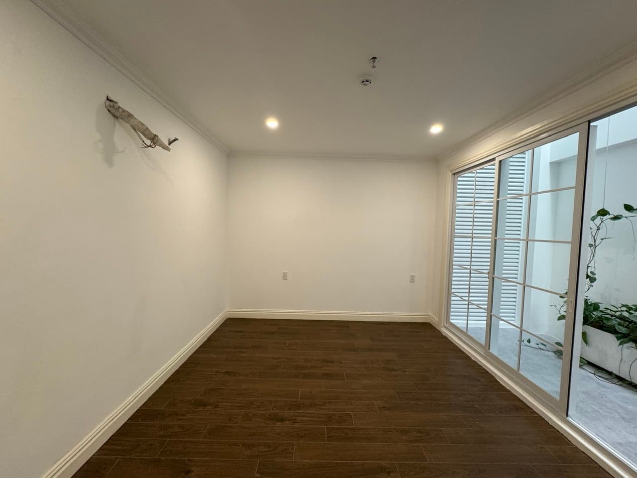 Văn phòng tầng 4 đường Núi Thành - Ảnh 5