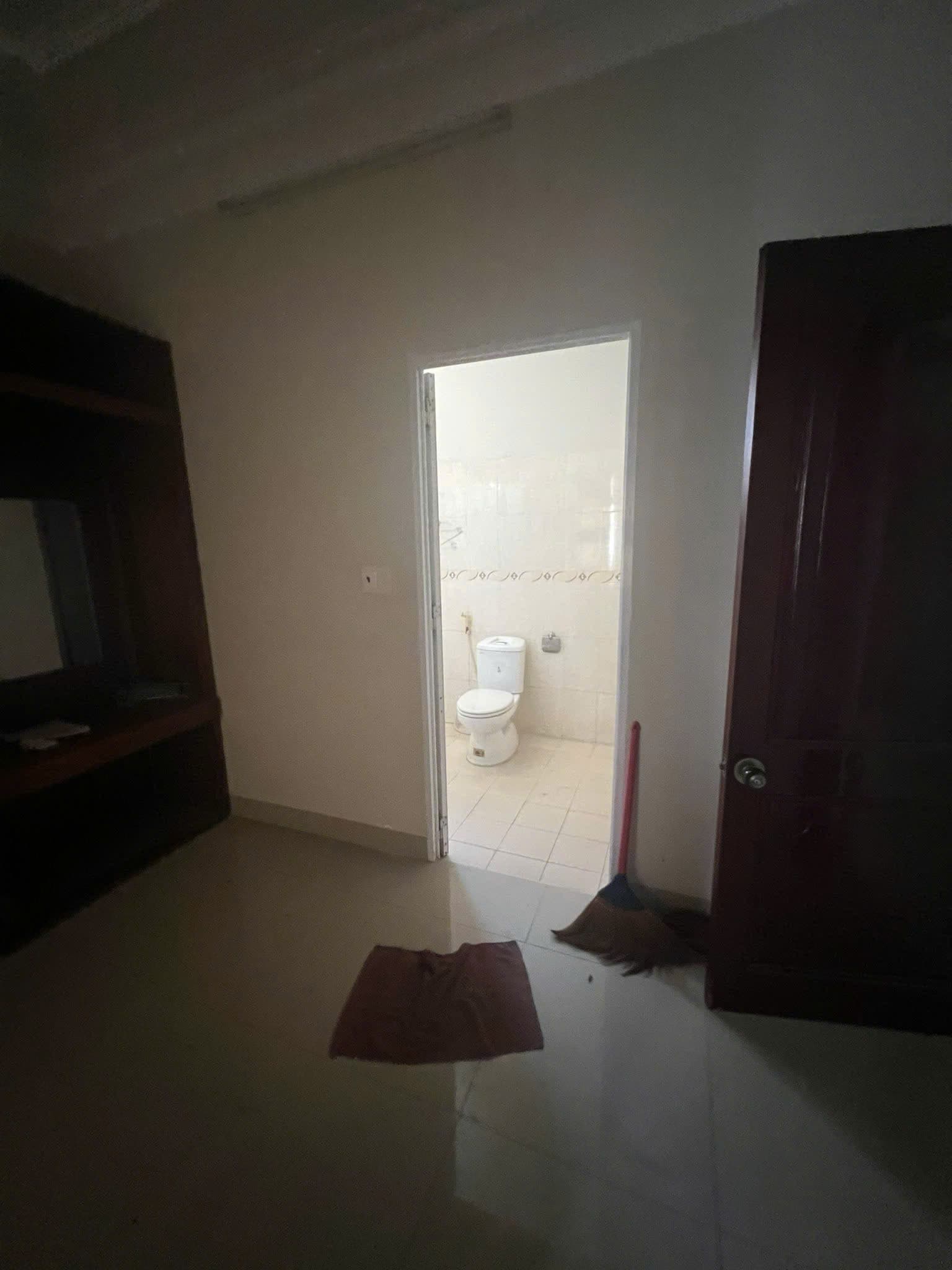 Nhà 4 tầng mặt tiền 10m tại Nguyễn Trác, Hải Châu, diện tích 200m2, phù hợp kinh doanh - Ảnh 1