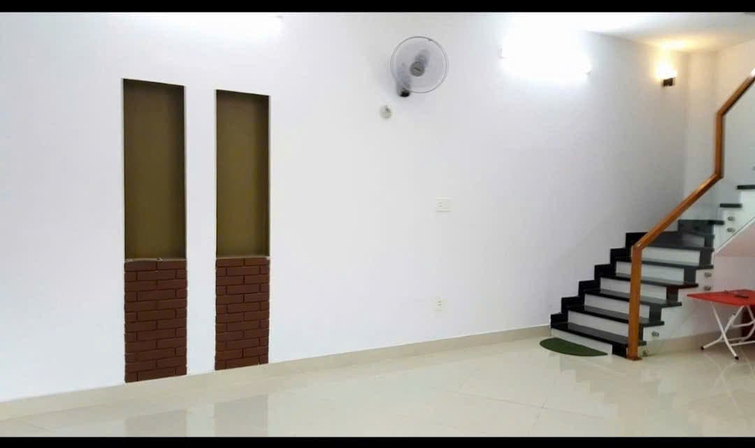 Nhà nguyên căn 3 tầng mặt tiền đường 2 tháng 9, diện tích 155m2, phù hợp kinh doanh và văn phòng - Ảnh 8