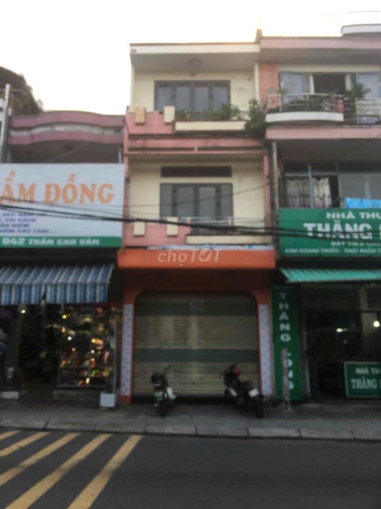 Nhà nguyên căn 3 tầng đường Trần Cao Vân, diện tích rộng, trống suốt - Ảnh 1