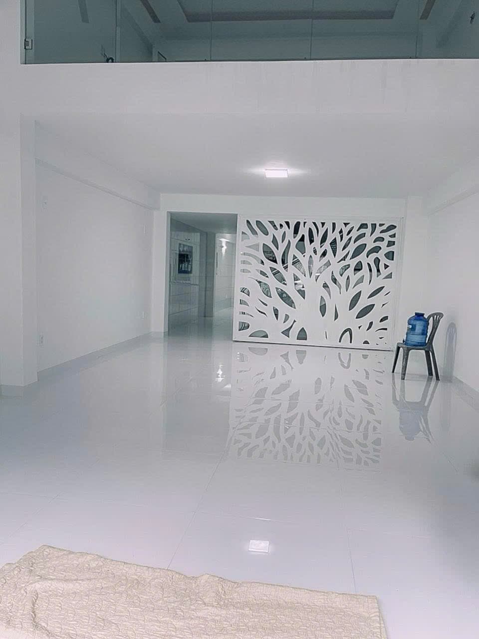 Nhà 4 tầng diện tích 100m² tại Man Thiện, phù hợp làm văn phòng - Ảnh 3