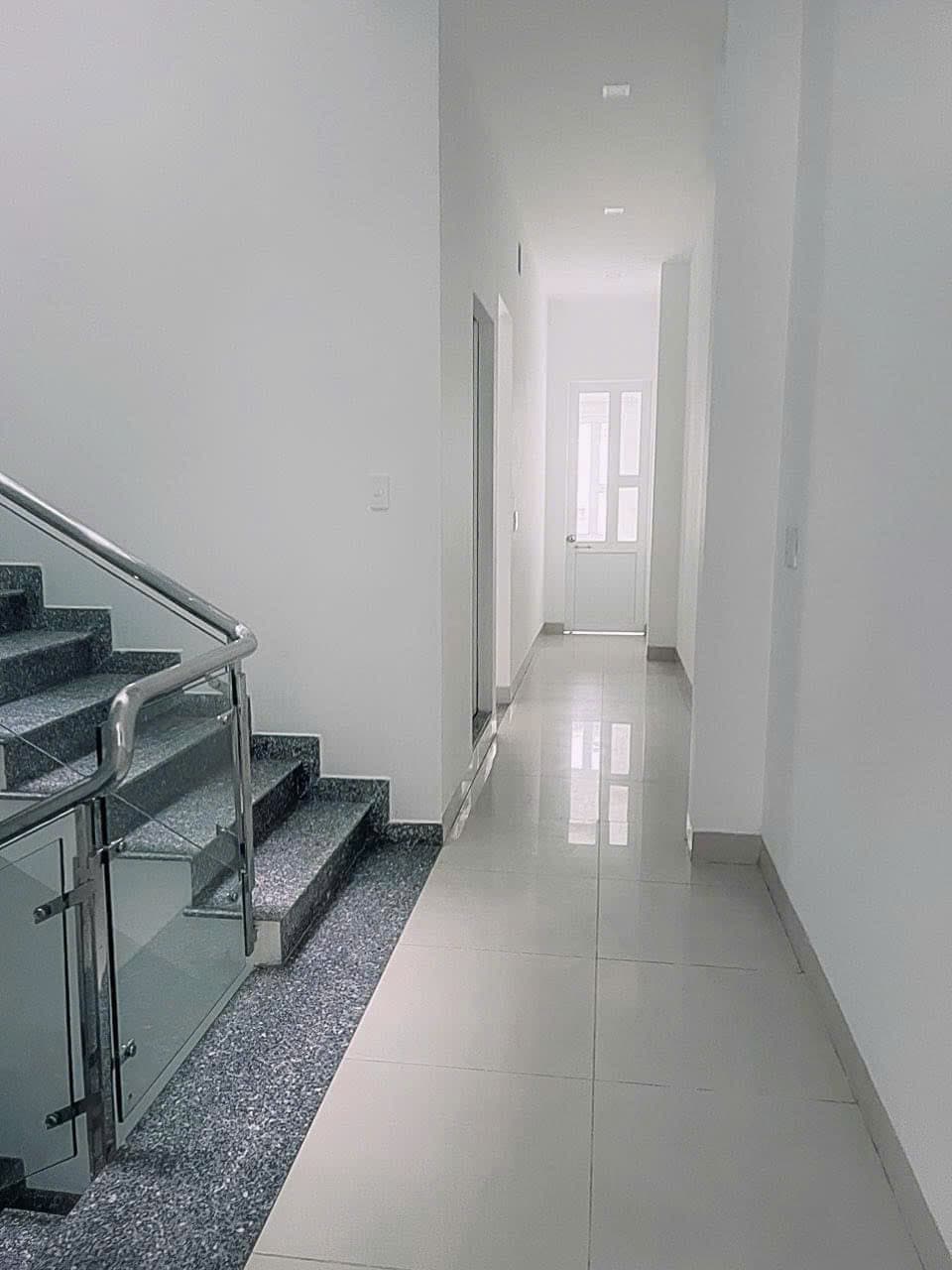 Nhà 4 tầng diện tích 100m² tại Man Thiện, phù hợp làm văn phòng - Ảnh 4