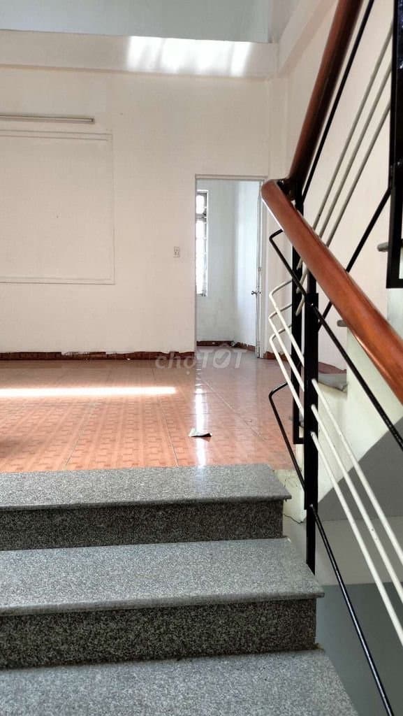 Nhà nguyên căn 3 tầng đường Nguyễn Hữu Thọ, diện tích 120m2 - Ảnh 3