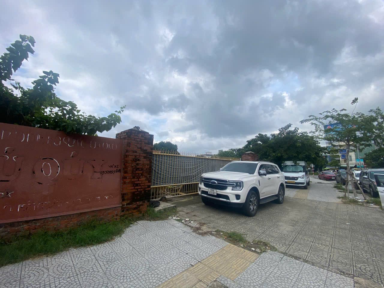 Mặt bằng đất trống 3000m2 góc Nguyễn Hữu Thọ với Duy Tân - Ảnh 2