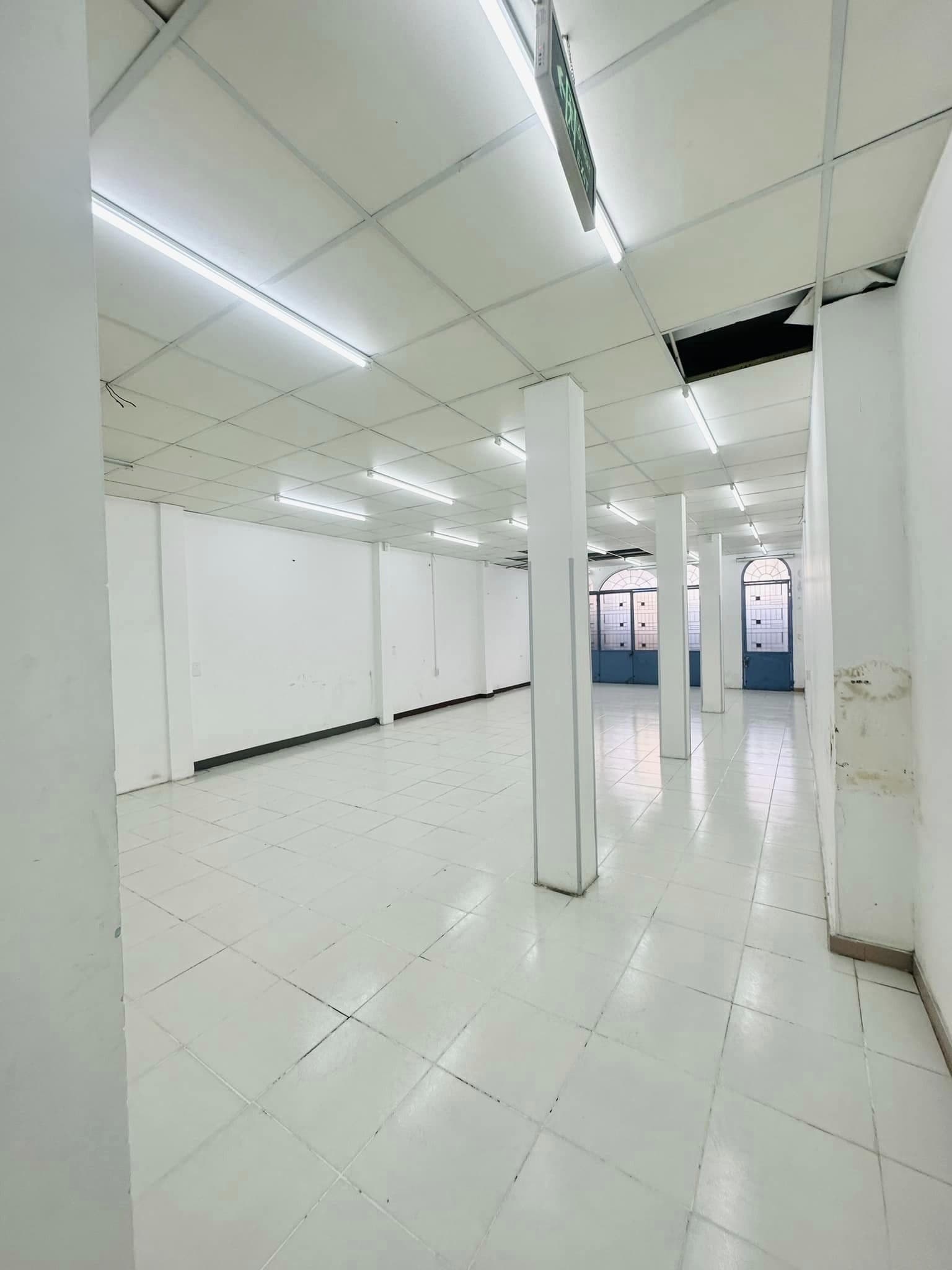 Nhà nguyên căn 3 tầng Nguyễn Tri Phương, diện tích 130m2, phù hợp kinh doanh - Ảnh 3