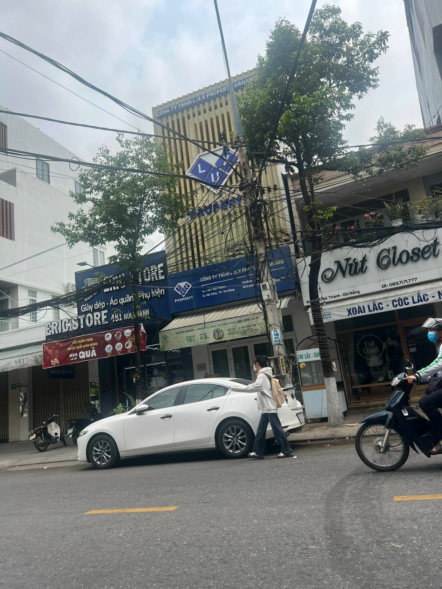 Nhà nguyên căn 3 tầng tại Núi Thành, diện tích 300m2, phù hợp ở và kinh doanh - Ảnh 1