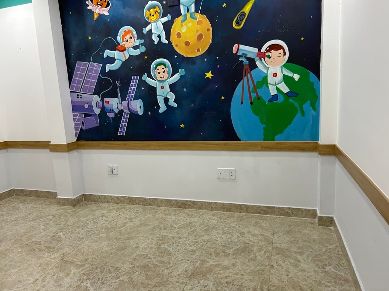 Nhà nguyên căn 5 tầng đường Nguyễn Văn Linh, quận Hải Châu, phù hợp kinh doanh - Ảnh 3