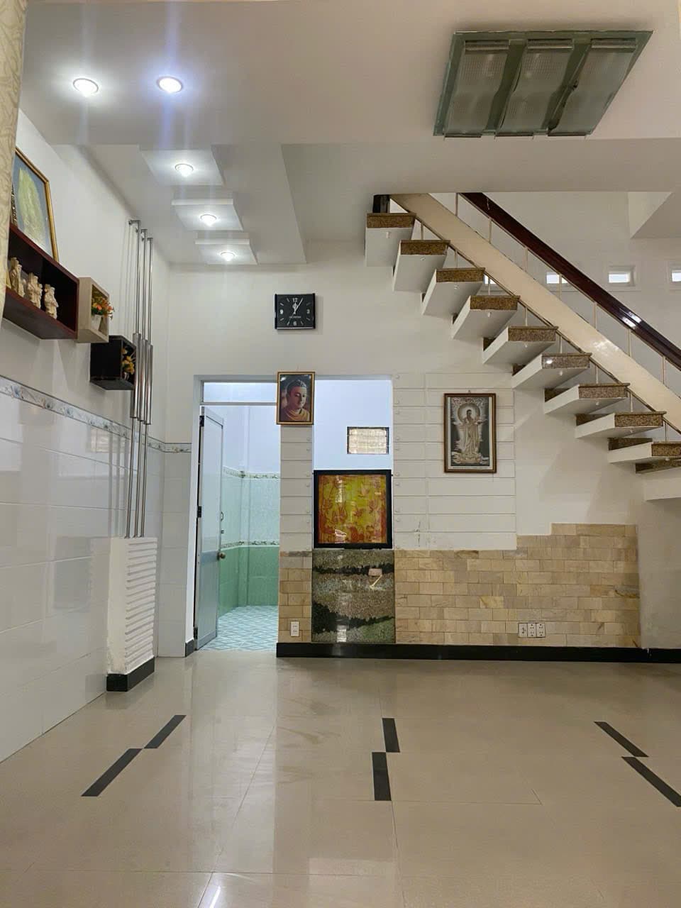 Nhà nguyên căn 2 tầng đường Lê Đình Dương, quận Hải Châu, diện tích 50m2 - Ảnh 2