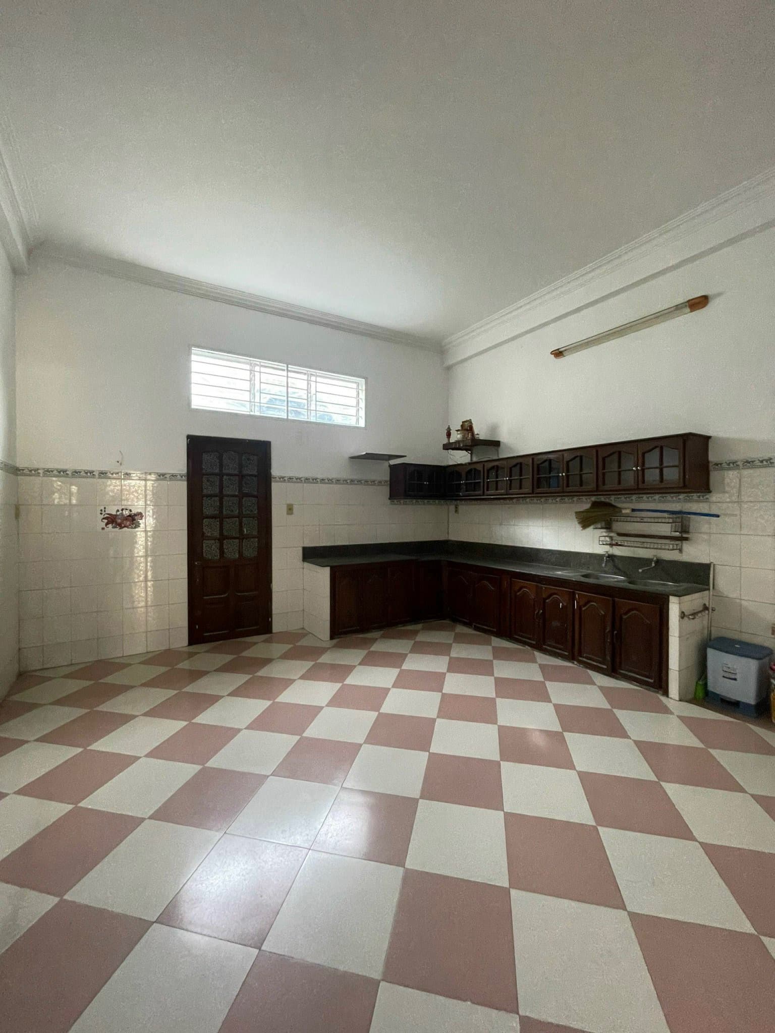 Mặt bằng kinh doanh 2,5 tầng đường Trần Hưng Đạo, quận Ngũ Hành Sơn, diện tích 125m² - Ảnh 3