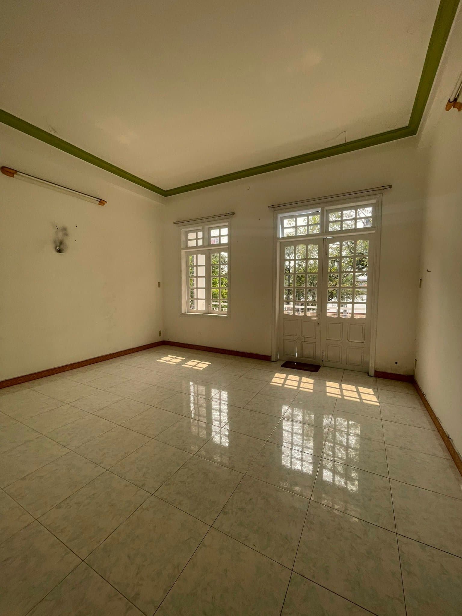 Mặt bằng kinh doanh 2,5 tầng đường Trần Hưng Đạo, quận Ngũ Hành Sơn, diện tích 125m² - Ảnh 4