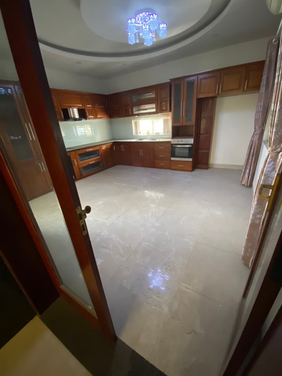 Nhà nguyên căn 5 tầng có thang máy tại Núi Thành, quận Hải Châu - Ảnh 4